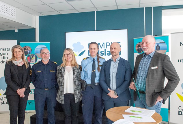 Poliser Och Politiker