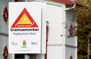 Skylt med triangel och avbruten kofot